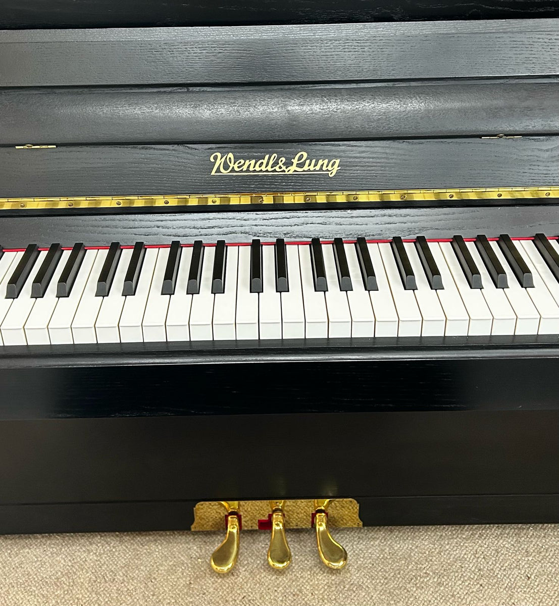 Wendl & Lung P122 Upright Piano – Heuer Pianos
