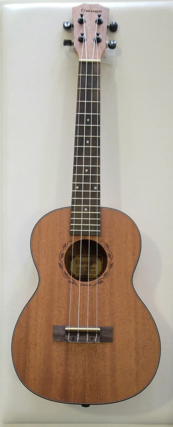 Tenor Omugo MG262C Ukulele